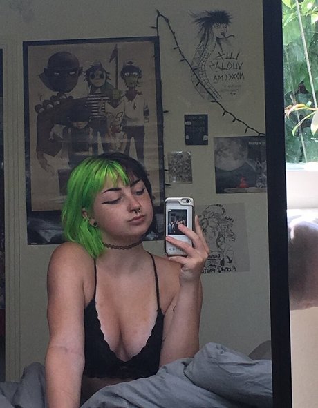 gothbimboxxx ヌードモデル 写真