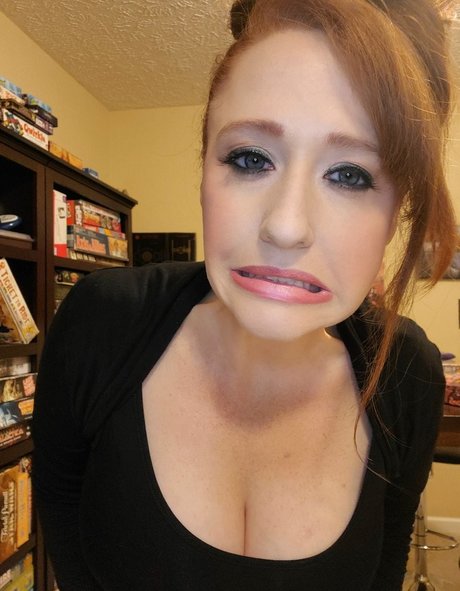 Rawrist ポルノスター 写真