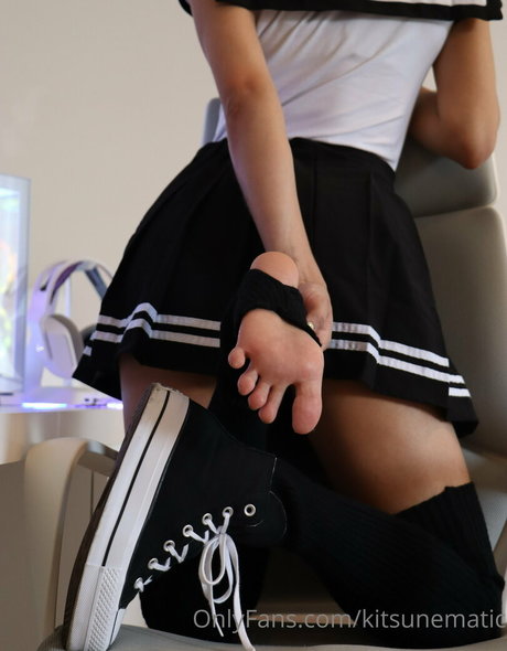 ゴスアジアンOnlyFans セクシーヌード ギャラリー