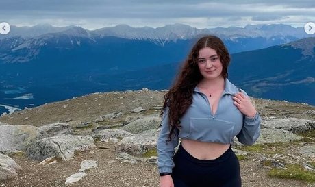 Laura J ヌードモデル 写真