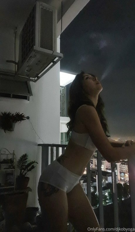 巨乳のマンコOnlyFans セクシーヌード ギャラリー