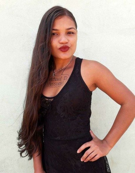 Ester Tigresa 可愛い女優 写真