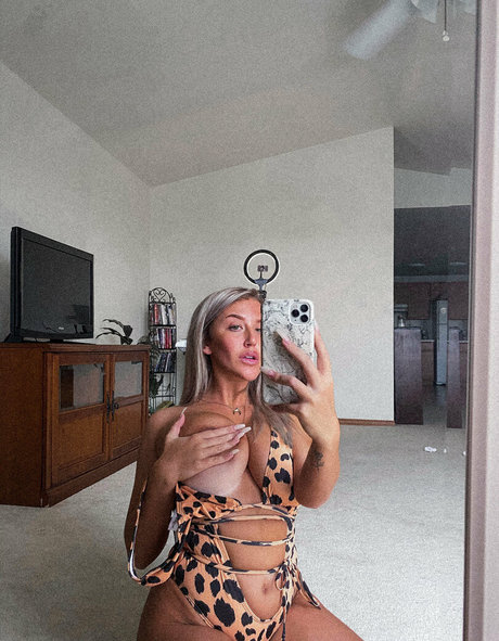 Rochelllle ホットなポルノスター ギャラリー