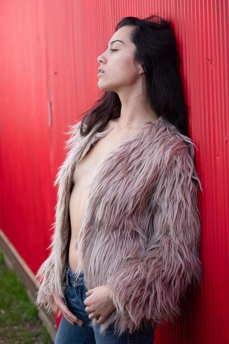 小さいチンポOnlyFans セクシーヌード 写真