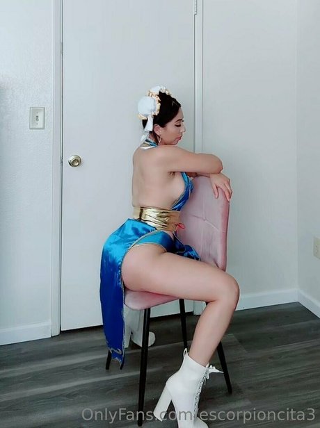 Alerzt3 ポルノスター セクシー 写真