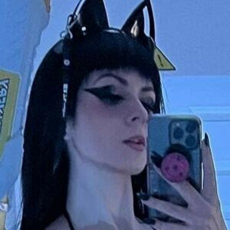 PeachyFry ポルノモデル 写真