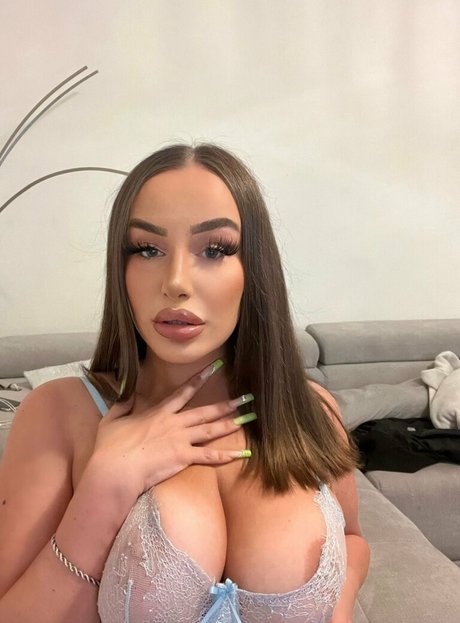 Christin Demel ポルノモデル ギャラリー