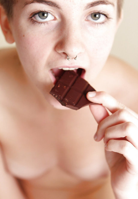 Insuh Yoon アートモデル 写真