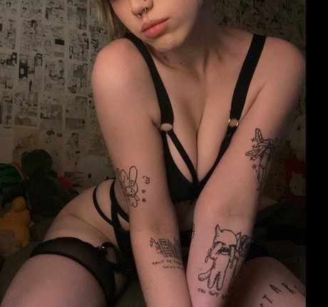 アジアンシャワー OnlyFans セクシーヌード 写真