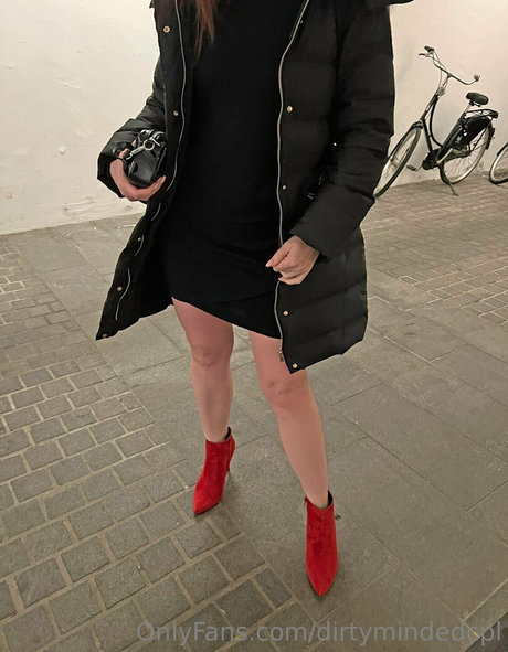 DirtyMindedCPL セクシーモデル 画像