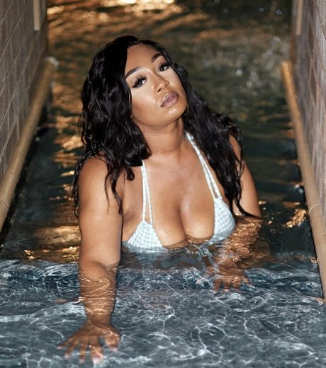 トップレスビーチOnlyFans ホットセクシー 画像