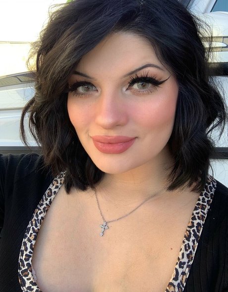 Raven Orion ポルノスター ヌード 画像