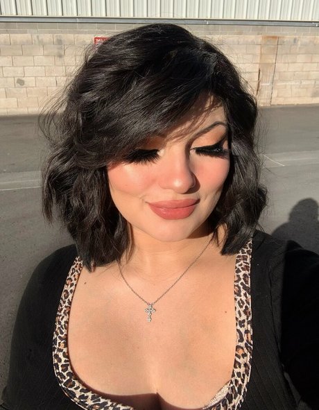 巨乳とお尻のOnlyFans アートxxx 画像