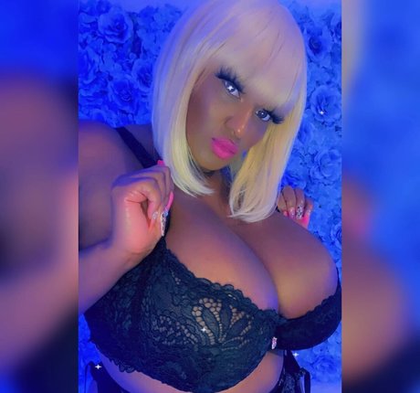 Londynn Vega xxxポルノスター ギャラリー