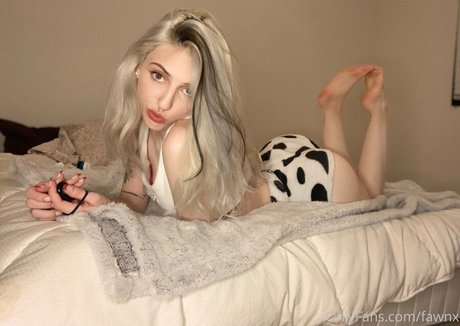 Fawnx ポルノスター 写真