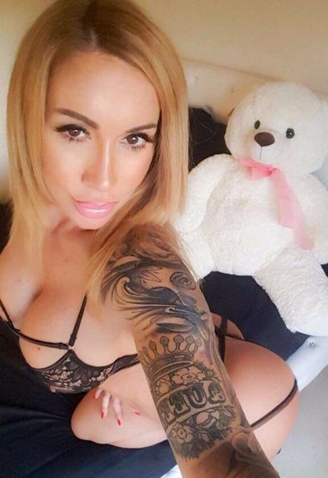 かわいい赤毛のOnlyFans ポルノ 写真