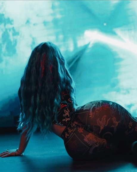 Asyrie スター ヌード アーカイブ