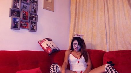 アーミーガールズオンリーファン セクシー 写真