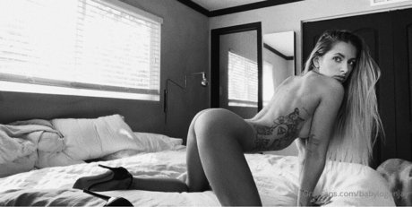 Baby Logan Jay トップポルノスター 写真