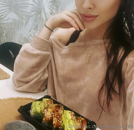 dommy nika ポルノスター HD ギャラリー