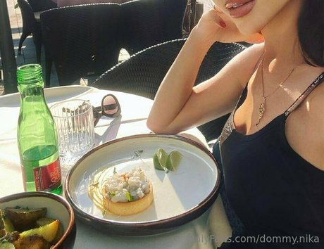 dommy nika 独占女優 画像