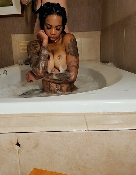 GabbyRyan ポルノスター 裸 写真