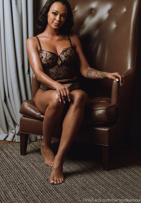 Harley Dean エロティックなモデル ギャラリー