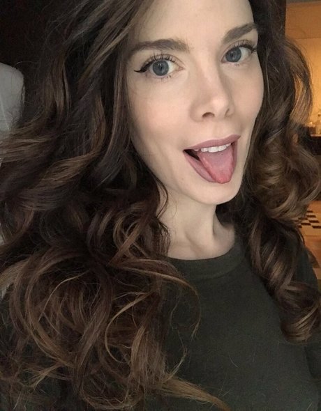 Nicole Vaunt ヌードスター 写真