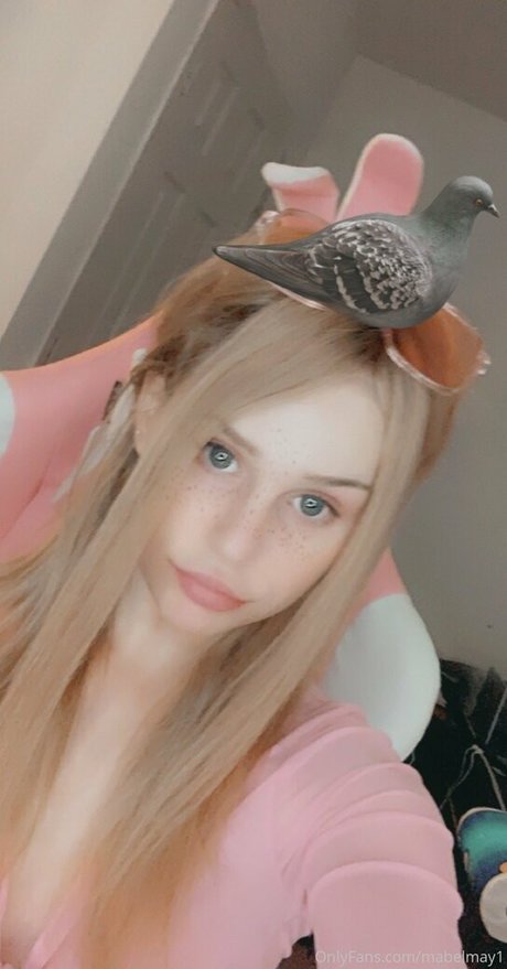 mabel may 美しいスター アーカイブ