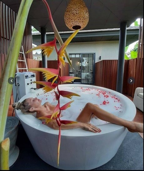 Tatiana Laurens スター ヌード ギャラリー