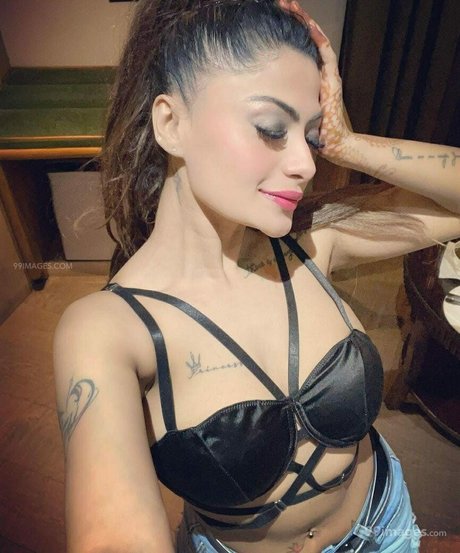 ランジェリーベイビーOnlyFans ホットヌード 写真