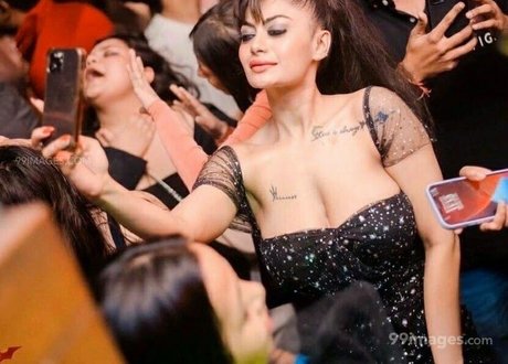 リップスオンリーファンズ ホット 画像