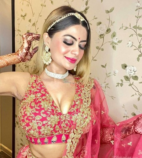 Suhaani Laskar 無料モデル ギャラリー