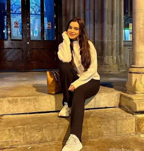 Ankitta Sharma ポルノスター アーカイブ