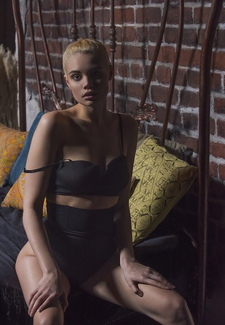 Ksenia Koks かわいいポルノスター 写真