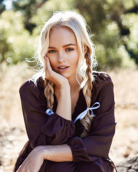 Julia Tychoniewicz 高品質スター 写真