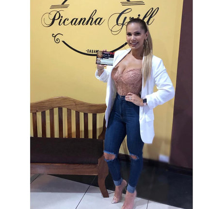 水中オンリーファン アダルト アーカイブ