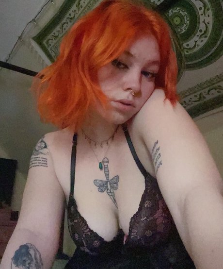 Izzyisdying ポルノ女優 画像