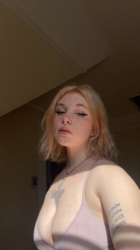 Izzyisdying xxxポルノスター 画像