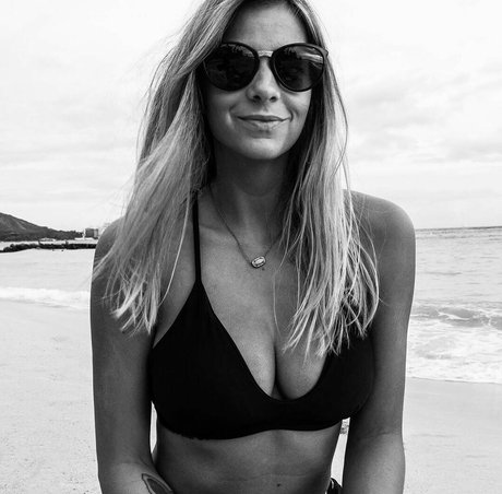 Riss Mariss エロティックなスター 画像