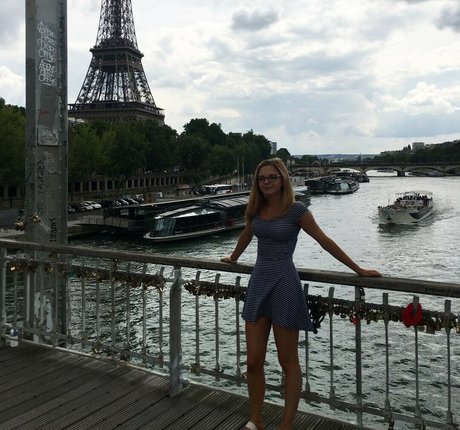 Aurora Straus 美しいスター アーカイブ