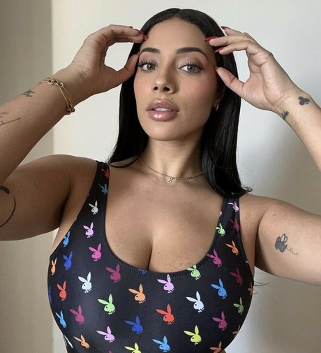 Gabriella Firek ホットモデル 画像