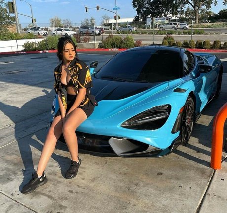 Christina Roki ホット女優 画像