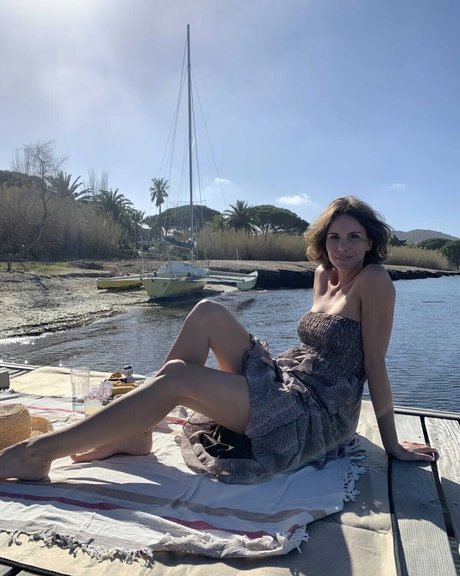 asmrスパイonlyfans エロチック 写真