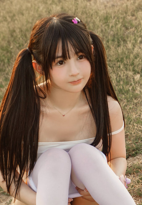 小柄なアジア人OnlyFans ホットヌード 画像