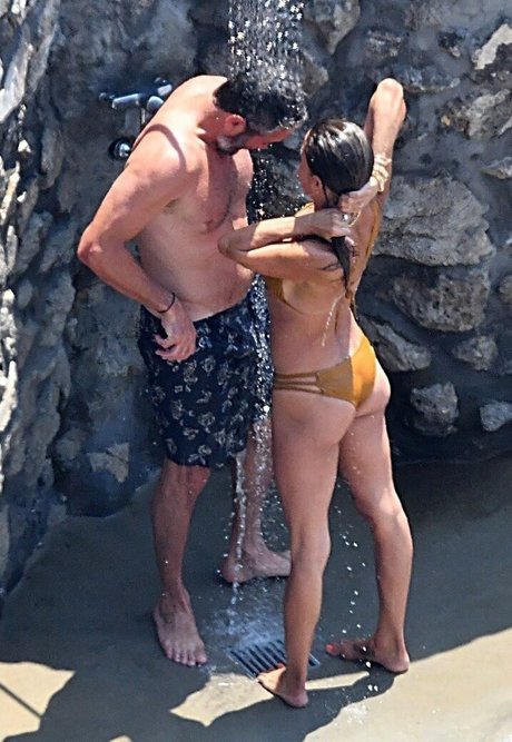 客室乗務員 OnlyFans ヌード 写真