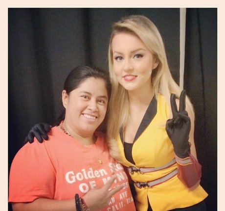 ブルネットの教師OnlyFans セクシーヌード アーカイブ