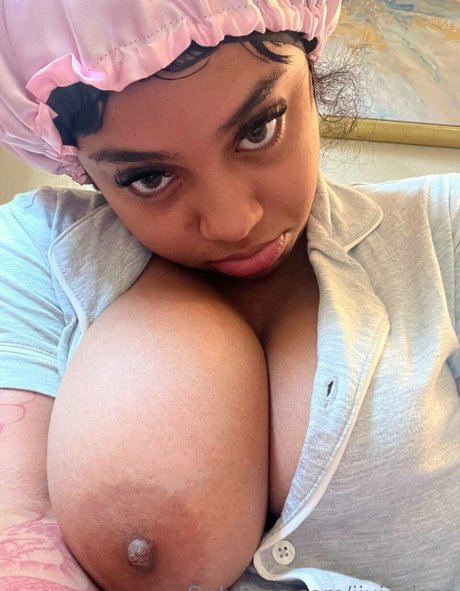 ランジェリーベイビーOnlyFans ヌード 写真