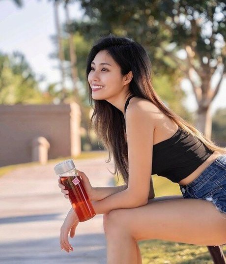 Tangtangjulia 裸のスター 写真