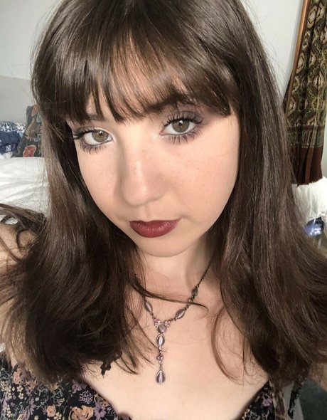 uwubrat ポルノスター 美しい 画像